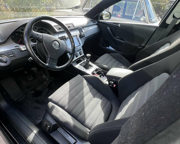 Черный Фольксваген Пассат, объемом двигателя 1.97 л и пробегом 242 тыс. км за 7300 $, фото 4 на Automoto.ua