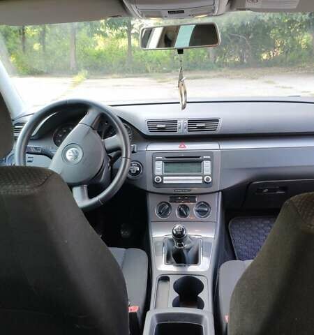 Чорний Фольксваген Пассат, об'ємом двигуна 1.6 л та пробігом 220 тис. км за 6399 $, фото 23 на Automoto.ua