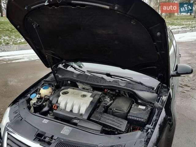 Черный Фольксваген Пассат, объемом двигателя 2 л и пробегом 265 тыс. км за 7199 $, фото 15 на Automoto.ua