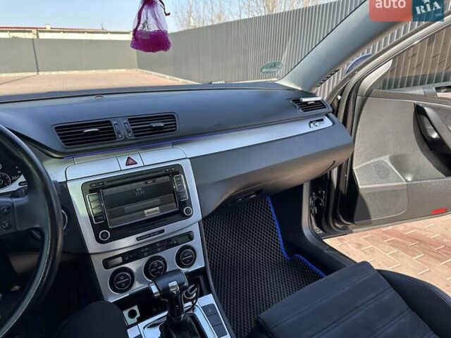 Черный Фольксваген Пассат, объемом двигателя 2 л и пробегом 220 тыс. км за 8300 $, фото 24 на Automoto.ua