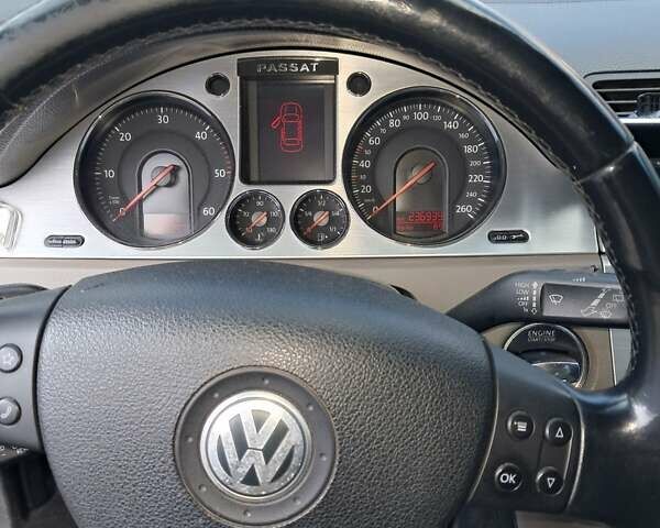 Черный Фольксваген Пассат, объемом двигателя 1.97 л и пробегом 237 тыс. км за 8200 $, фото 3 на Automoto.ua