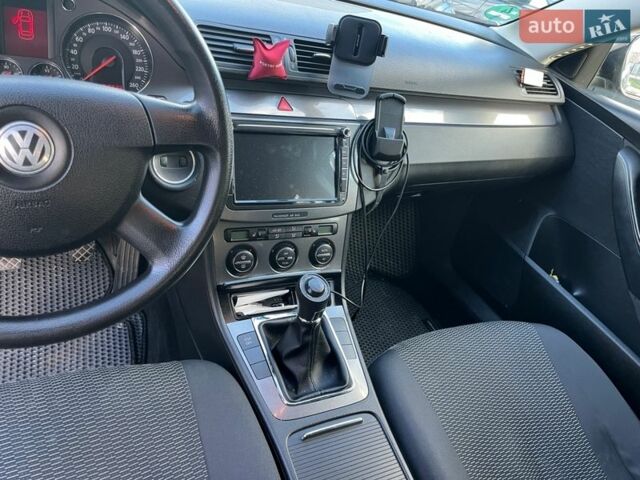 Чорний Фольксваген Пассат, об'ємом двигуна 1.97 л та пробігом 250 тис. км за 5500 $, фото 23 на Automoto.ua