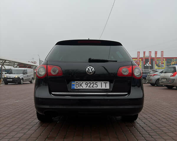 Чорний Фольксваген Пассат, об'ємом двигуна 2 л та пробігом 370 тис. км за 8100 $, фото 8 на Automoto.ua