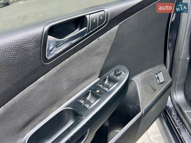 Черный Фольксваген Пассат, объемом двигателя 2 л и пробегом 280 тыс. км за 6200 $, фото 30 на Automoto.ua