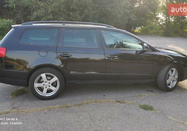 Чорний Фольксваген Пассат, об'ємом двигуна 1.6 л та пробігом 220 тис. км за 6399 $, фото 17 на Automoto.ua