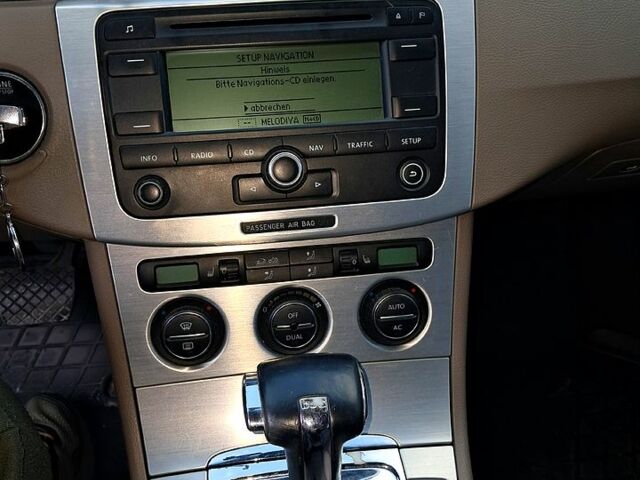 Чорний Фольксваген Пассат, об'ємом двигуна 2 л та пробігом 237 тис. км за 8200 $, фото 9 на Automoto.ua