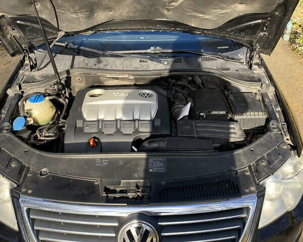 Чорний Фольксваген Пассат, об'ємом двигуна 2 л та пробігом 370 тис. км за 7200 $, фото 10 на Automoto.ua