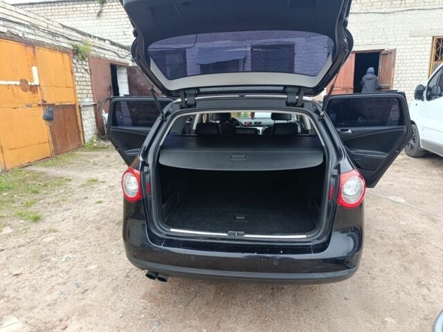 Черный Фольксваген Пассат, объемом двигателя 2 л и пробегом 300 тыс. км за 6799 $, фото 7 на Automoto.ua