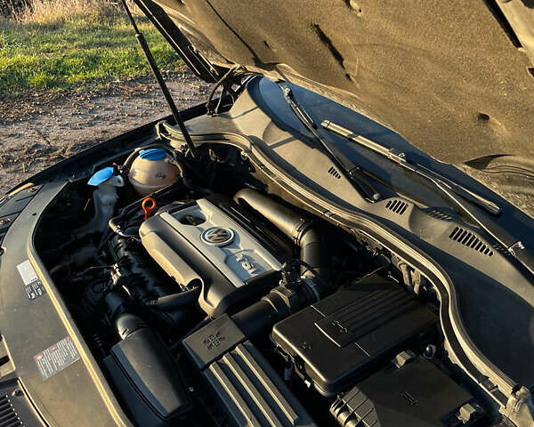 Черный Фольксваген Пассат, объемом двигателя 1.8 л и пробегом 257 тыс. км за 6100 $, фото 22 на Automoto.ua