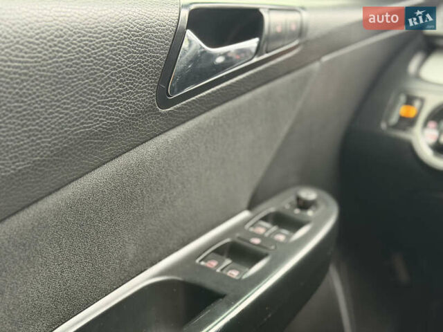 Черный Фольксваген Пассат, объемом двигателя 1.97 л и пробегом 370 тыс. км за 4700 $, фото 40 на Automoto.ua