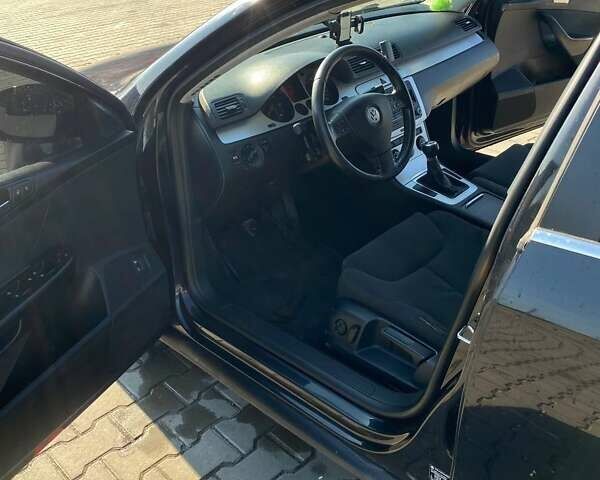 Чорний Фольксваген Пассат, об'ємом двигуна 2 л та пробігом 280 тис. км за 6500 $, фото 9 на Automoto.ua