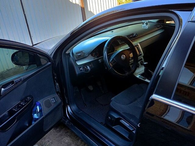 Черный Фольксваген Пассат, объемом двигателя 2 л и пробегом 404 тыс. км за 7300 $, фото 7 на Automoto.ua