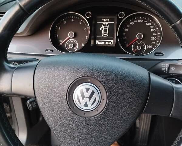 Черный Фольксваген Пассат, объемом двигателя 1.6 л и пробегом 249 тыс. км за 7900 $, фото 10 на Automoto.ua