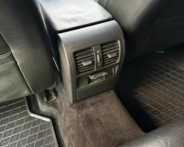 Черный Фольксваген Пассат, объемом двигателя 1.8 л и пробегом 302 тыс. км за 7950 $, фото 10 на Automoto.ua