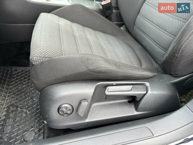 Черный Фольксваген Пассат, объемом двигателя 1.39 л и пробегом 238 тыс. км за 5950 $, фото 30 на Automoto.ua