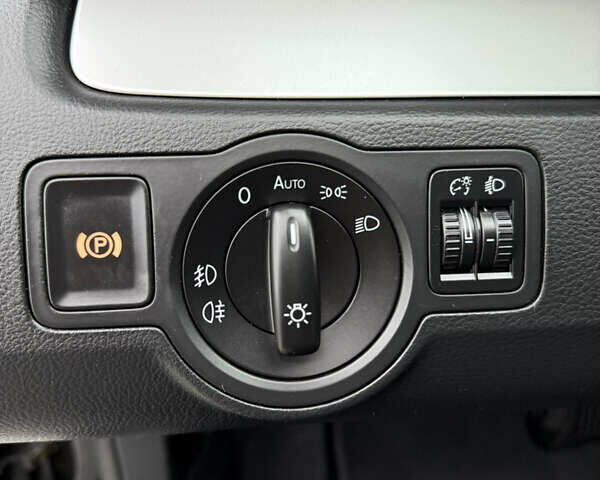 Черный Фольксваген Пассат, объемом двигателя 1.4 л и пробегом 246 тыс. км за 6400 $, фото 49 на Automoto.ua