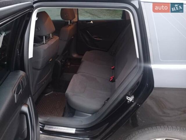Черный Фольксваген Пассат, объемом двигателя 2 л и пробегом 320 тыс. км за 8100 $, фото 12 на Automoto.ua