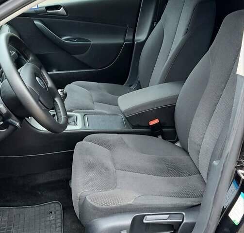 Чорний Фольксваген Пассат, об'ємом двигуна 1.8 л та пробігом 238 тис. км за 6950 $, фото 9 на Automoto.ua