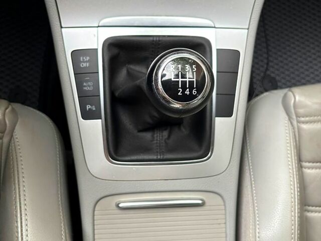 Черный Фольксваген Пассат, объемом двигателя 1.4 л и пробегом 250 тыс. км за 6300 $, фото 2 на Automoto.ua