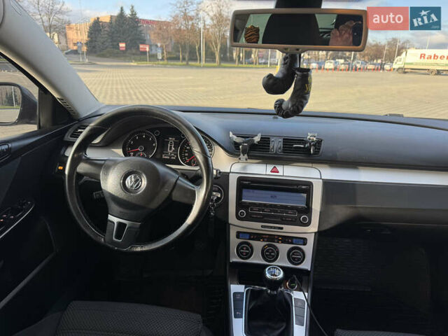 Черный Фольксваген Пассат, объемом двигателя 1.39 л и пробегом 264 тыс. км за 6900 $, фото 11 на Automoto.ua