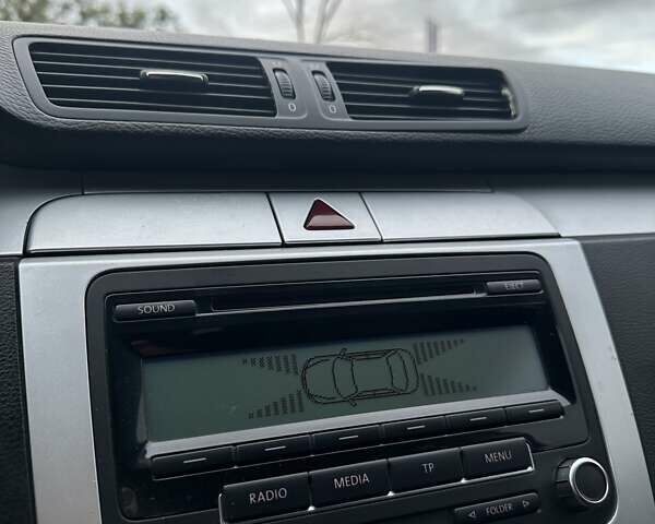 Черный Фольксваген Пассат, объемом двигателя 1.39 л и пробегом 275 тыс. км за 6300 $, фото 42 на Automoto.ua