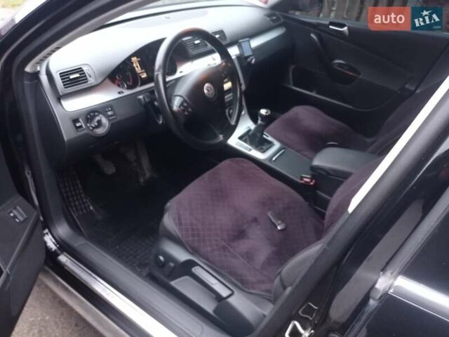 Черный Фольксваген Пассат, объемом двигателя 2 л и пробегом 320 тыс. км за 8100 $, фото 17 на Automoto.ua