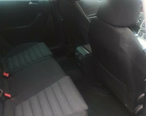 Черный Фольксваген Пассат, объемом двигателя 2 л и пробегом 218 тыс. км за 7800 $, фото 8 на Automoto.ua