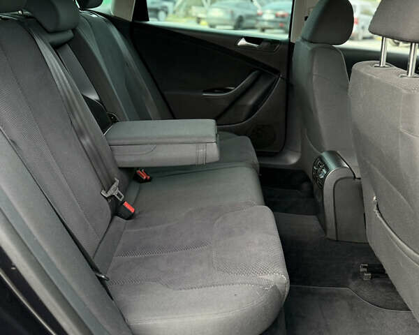 Черный Фольксваген Пассат, объемом двигателя 1.4 л и пробегом 246 тыс. км за 6400 $, фото 72 на Automoto.ua