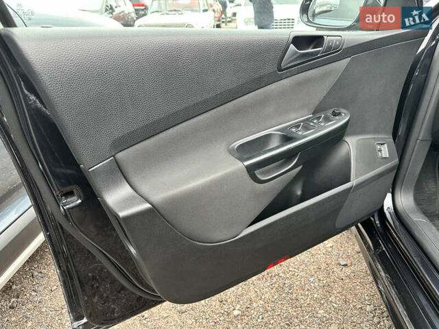 Черный Фольксваген Пассат, объемом двигателя 1.39 л и пробегом 262 тыс. км за 6700 $, фото 9 на Automoto.ua