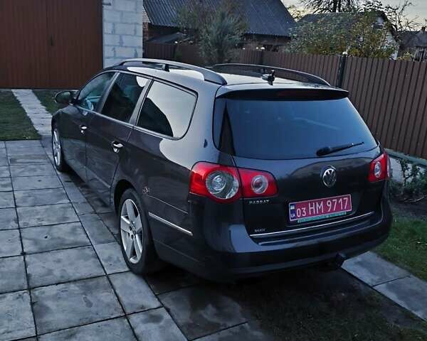 Чорний Фольксваген Пассат, об'ємом двигуна 2 л та пробігом 240 тис. км за 7300 $, фото 6 на Automoto.ua