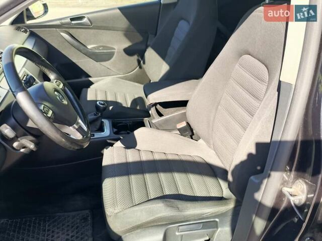 Черный Фольксваген Пассат, объемом двигателя 1.39 л и пробегом 315 тыс. км за 6300 $, фото 9 на Automoto.ua