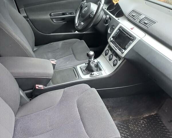 Черный Фольксваген Пассат, объемом двигателя 1.4 л и пробегом 249 тыс. км за 6200 $, фото 21 на Automoto.ua