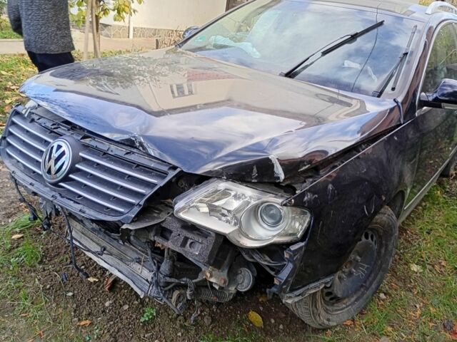 Чорний Фольксваген Пассат, об'ємом двигуна 0 л та пробігом 150 тис. км за 100 $, фото 2 на Automoto.ua