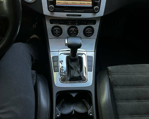 Черный Фольксваген Пассат, объемом двигателя 1.8 л и пробегом 302 тыс. км за 7950 $, фото 4 на Automoto.ua