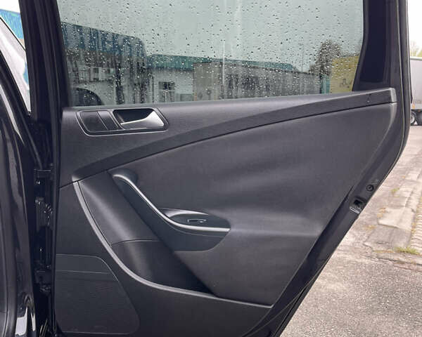 Чорний Фольксваген Пассат, об'ємом двигуна 1.97 л та пробігом 308 тис. км за 8300 $, фото 6 на Automoto.ua