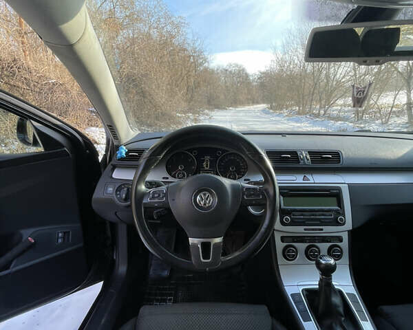 Черный Фольксваген Пассат, объемом двигателя 1.97 л и пробегом 328 тыс. км за 7800 $, фото 66 на Automoto.ua