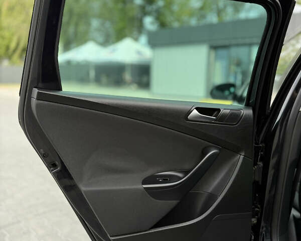 Черный Фольксваген Пассат, объемом двигателя 1.4 л и пробегом 246 тыс. км за 6400 $, фото 65 на Automoto.ua