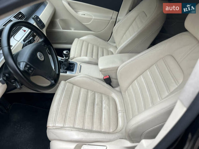 Черный Фольксваген Пассат, объемом двигателя 1.8 л и пробегом 245 тыс. км за 6999 $, фото 17 на Automoto.ua