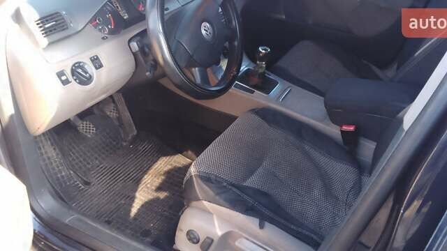 Черный Фольксваген Пассат, объемом двигателя 1.97 л и пробегом 275 тыс. км за 7000 $, фото 6 на Automoto.ua