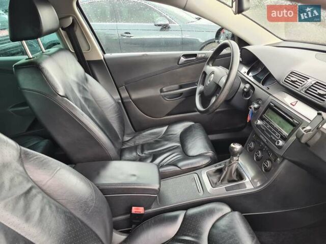 Чорний Фольксваген Пассат, об'ємом двигуна 1.97 л та пробігом 281 тис. км за 6555 $, фото 8 на Automoto.ua