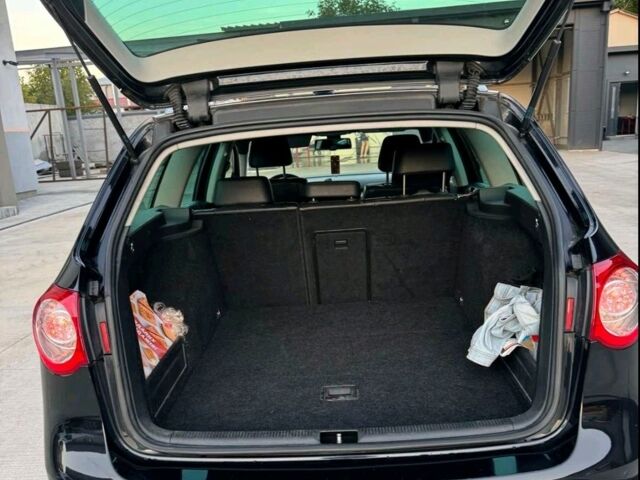 Чорний Фольксваген Пассат, об'ємом двигуна 2 л та пробігом 270 тис. км за 6800 $, фото 3 на Automoto.ua