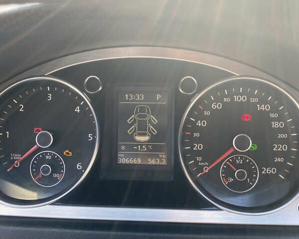 Чорний Фольксваген Пассат, об'ємом двигуна 1.97 л та пробігом 306 тис. км за 7600 $, фото 12 на Automoto.ua