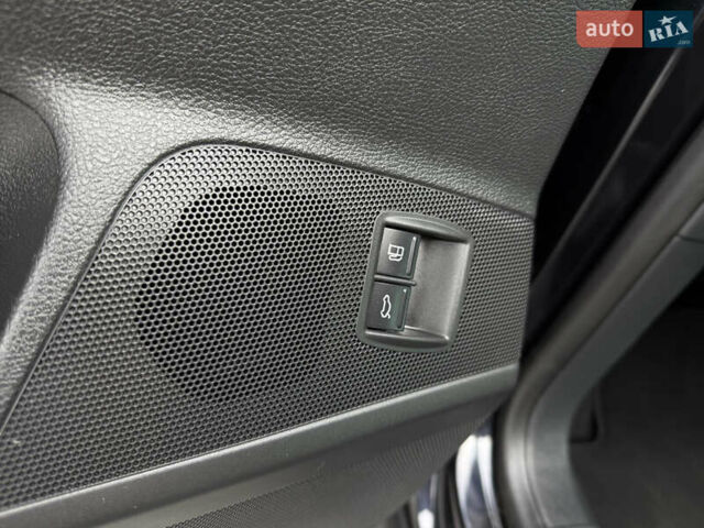 Черный Фольксваген Пассат, объемом двигателя 1.4 л и пробегом 246 тыс. км за 6400 $, фото 44 на Automoto.ua