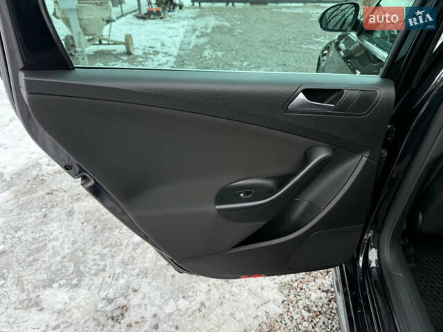 Черный Фольксваген Пассат, объемом двигателя 1.39 л и пробегом 238 тыс. км за 5950 $, фото 37 на Automoto.ua