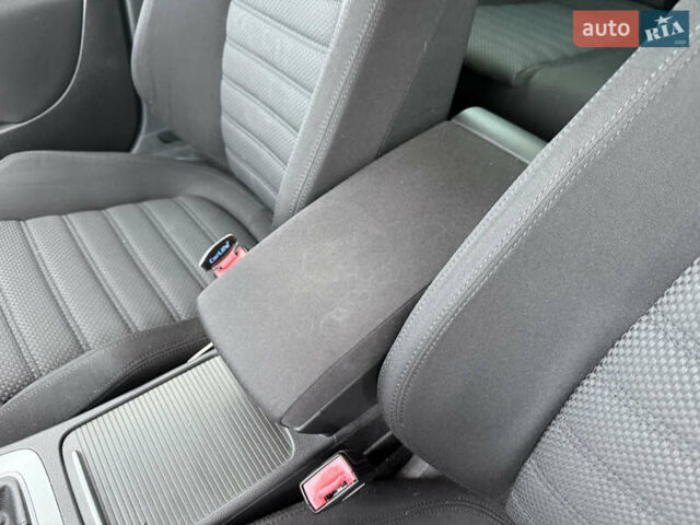 Черный Фольксваген Пассат, объемом двигателя 1.39 л и пробегом 238 тыс. км за 5950 $, фото 32 на Automoto.ua