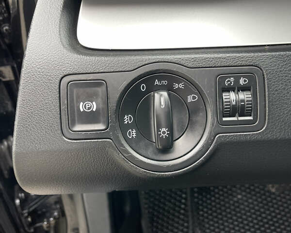 Чорний Фольксваген Пассат, об'ємом двигуна 1.97 л та пробігом 308 тис. км за 8300 $, фото 21 на Automoto.ua