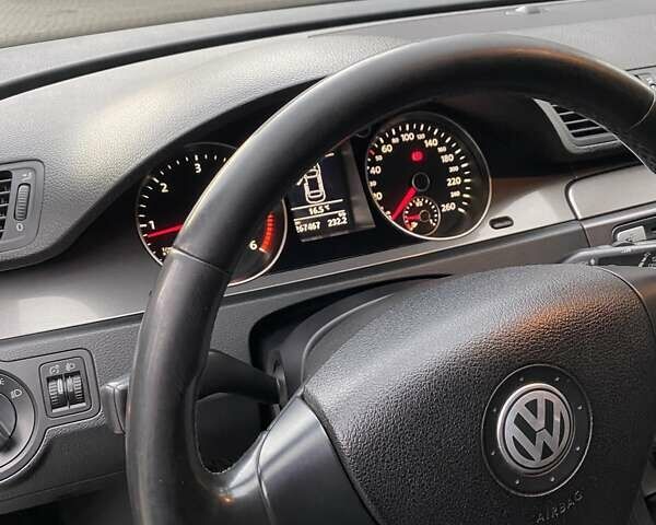 Чорний Фольксваген Пассат, об'ємом двигуна 1.97 л та пробігом 280 тис. км за 8700 $, фото 2 на Automoto.ua