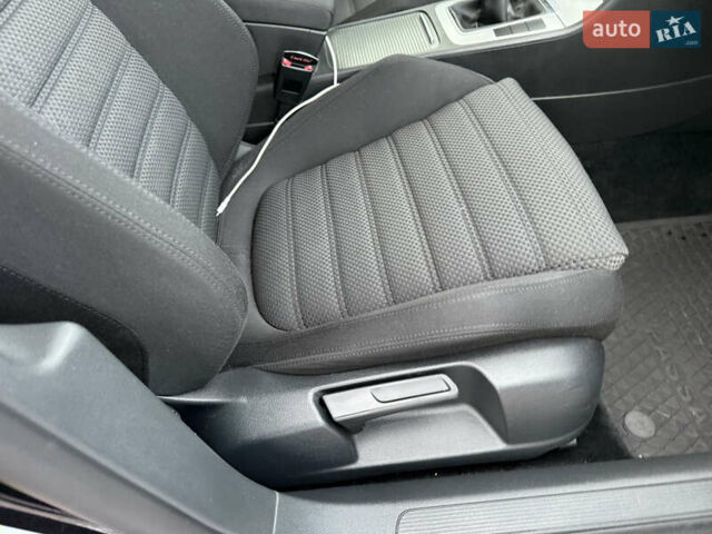 Черный Фольксваген Пассат, объемом двигателя 1.39 л и пробегом 238 тыс. км за 5950 $, фото 48 на Automoto.ua