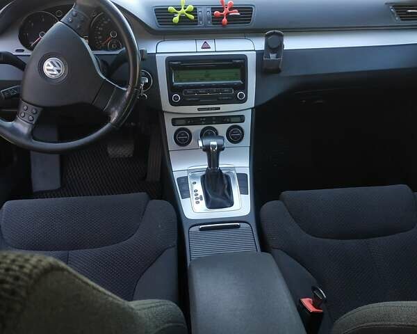 Черный Фольксваген Пассат, объемом двигателя 2 л и пробегом 220 тыс. км за 8500 $, фото 7 на Automoto.ua