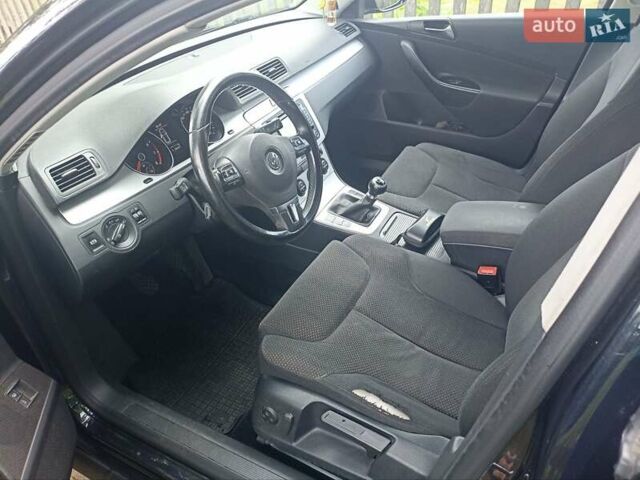 Черный Фольксваген Пассат, объемом двигателя 1.39 л и пробегом 250 тыс. км за 7000 $, фото 11 на Automoto.ua